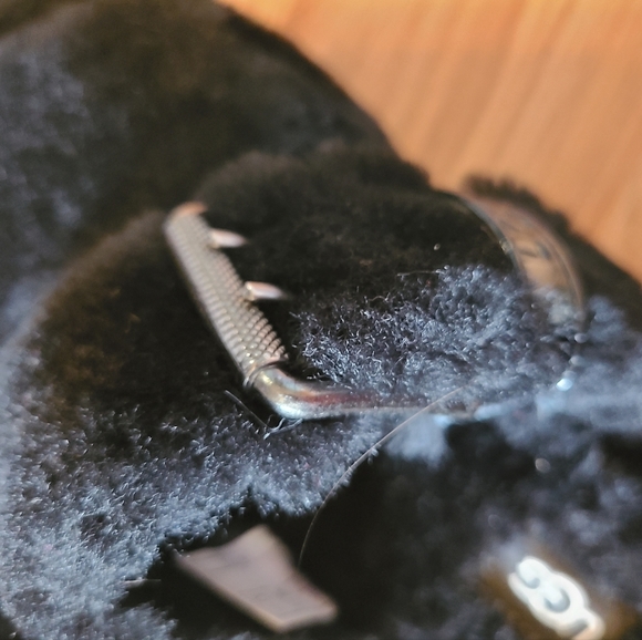 UGG Fuzzy Slides - size 7 NWOT - Picture 3 of 6